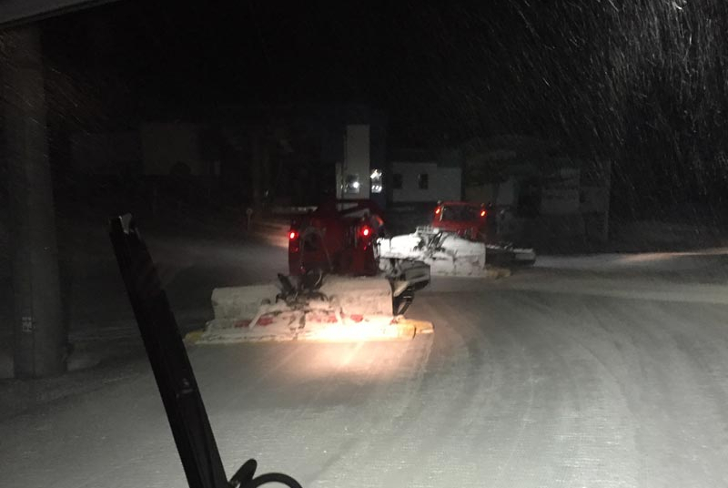 präperierung-bei-nacht.jpg Pistengertät